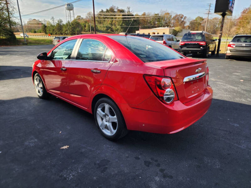 2016 Chevrolet Sonic LTZ photo 5