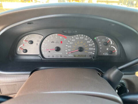 2003 Toyota Sequoia SR5