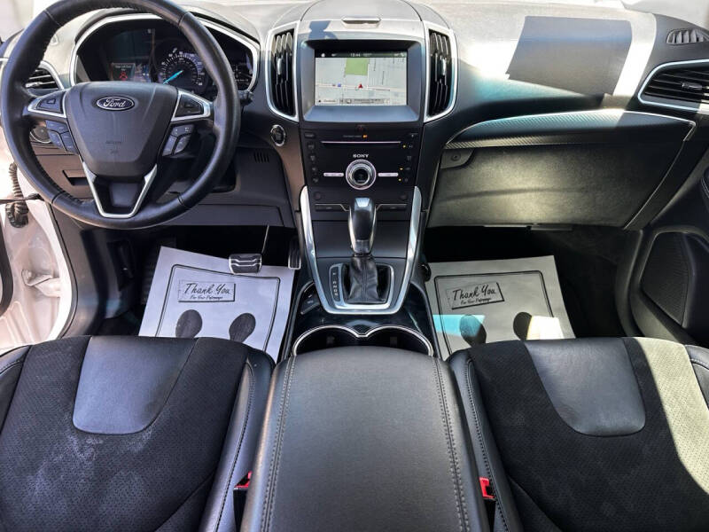 2017 Ford Edge Sport