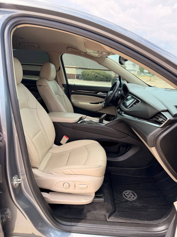 2020 Buick Enclave Essence