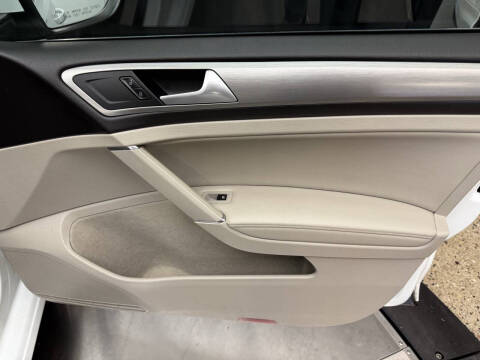 2016 Volkswagen Golf SportWagen TSI SE