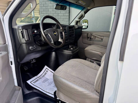 2017 Chevrolet Express 2500