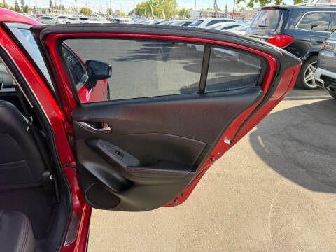 2016 Mazda MAZDA3 s Grand Touring