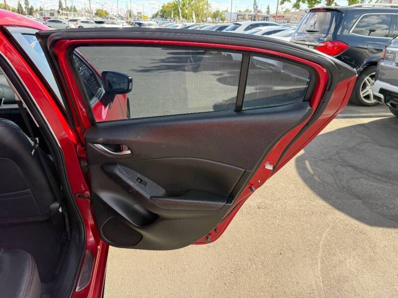 2016 Mazda MAZDA3 s Grand Touring