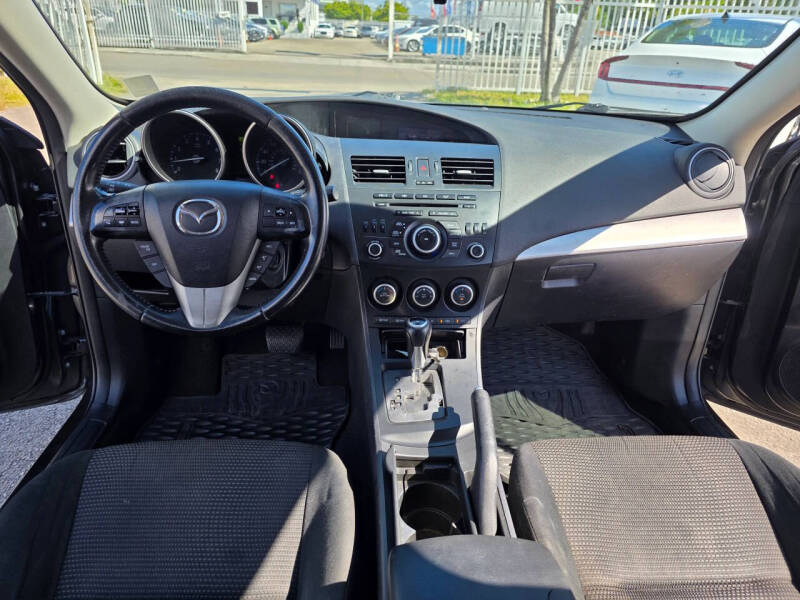 2013 Mazda MAZDA3 i Touring