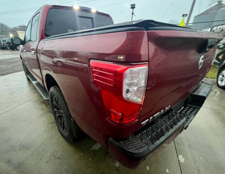 2017 Nissan Titan SL