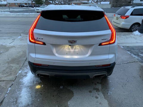 2022 Cadillac XT4 Premium Luxury