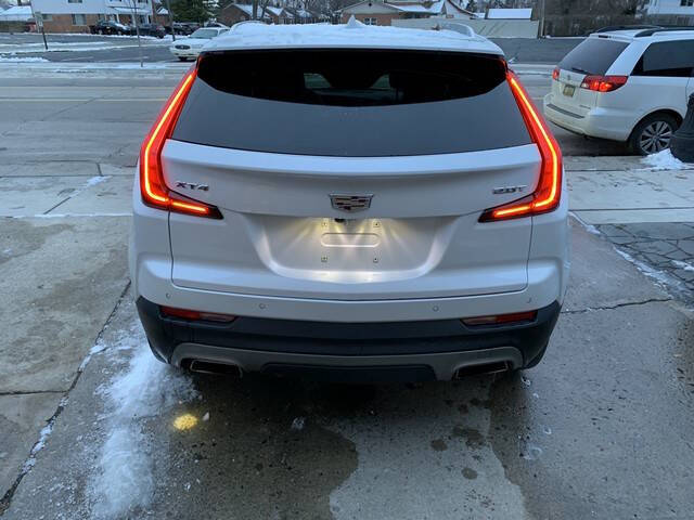 2022 Cadillac XT4 Premium Luxury