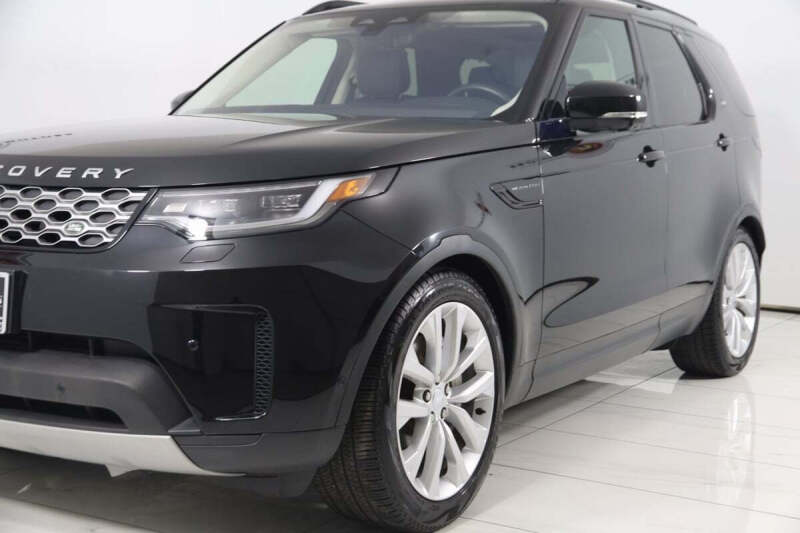 2023 Land Rover Discovery P300 S