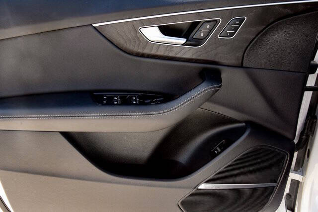 2023 Audi Q8 quattro Premium Plus 55 TFSI