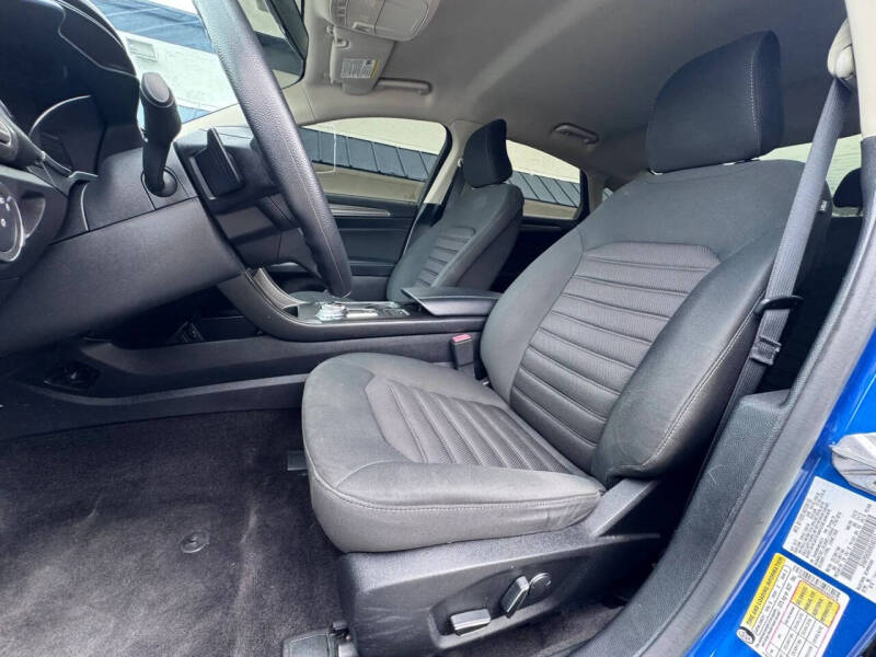 2017 Ford Fusion SE