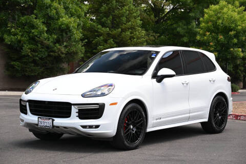 2016 Porsche Cayenne GTS