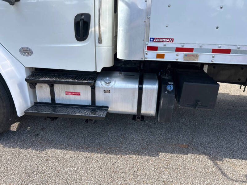 2020 Freightliner M2 106