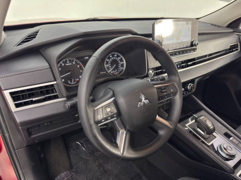 2022 Mitsubishi Outlander SE