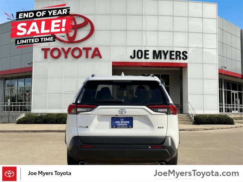 2024 Toyota RAV4 XLE