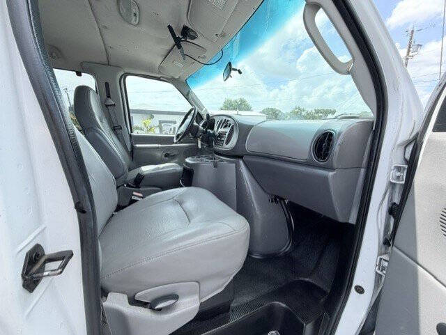 2003 Ford E-Series E-350 SD