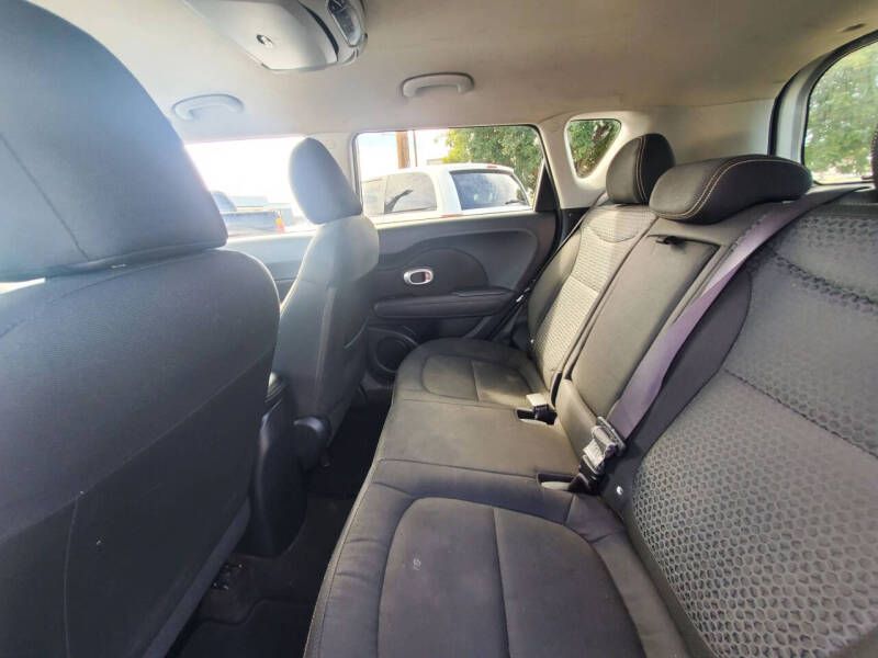 2016 Kia Soul +