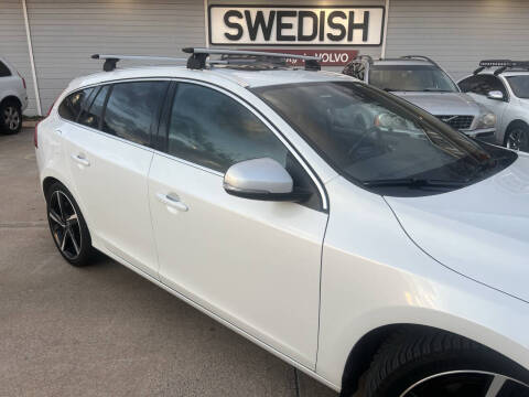 2016 Volvo V60 T6 R-Design Platinum