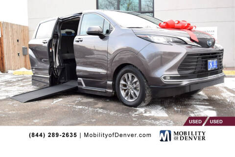 2021 Toyota Sienna for sale at CO Fleet & Mobility in Denver CO