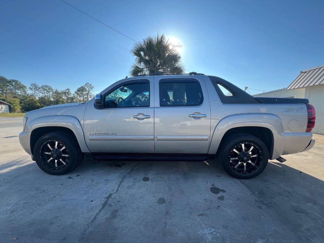 2008 Chevrolet Avalanche for sale at VASS Automotive in DeLand, FL