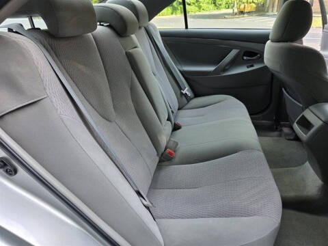 2011 Toyota Camry LE V6