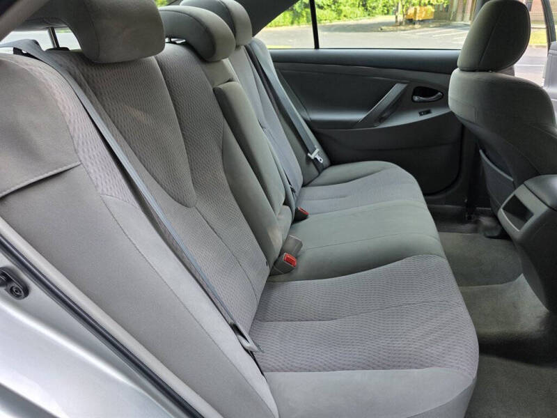 2011 Toyota Camry LE V6