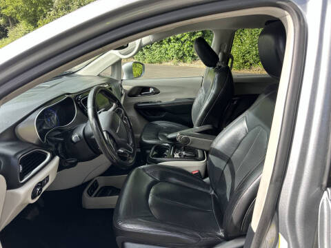 2020 Chrysler Pacifica Touring L