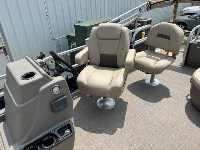 2025 Sun Tracker Bass Buggy 18 DLX