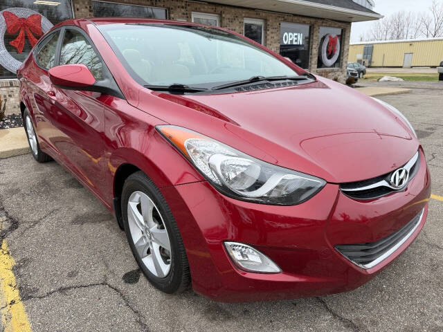 2013 Hyundai Elantra GLS's photo