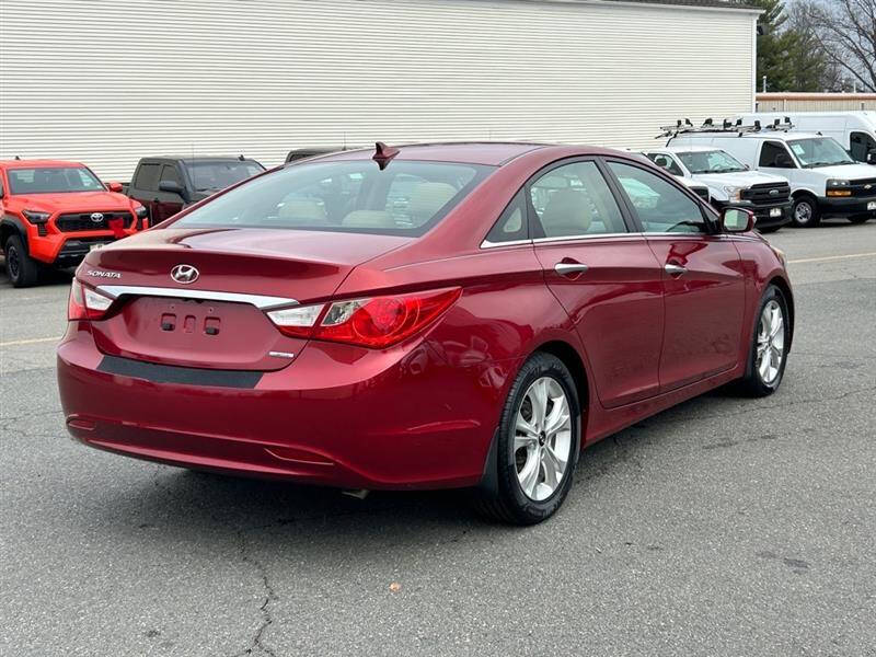 2011 Hyundai Sonata Limited photo 3