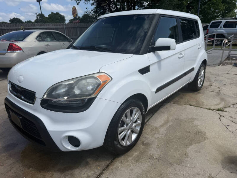 2013 Kia Soul +