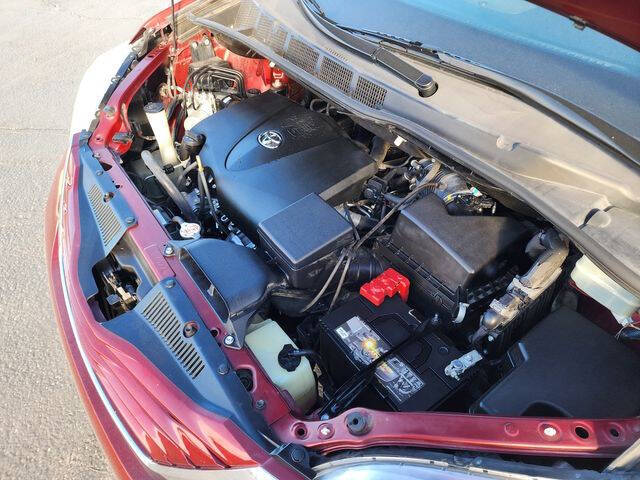 2017 Toyota Sienna LE 8-Passenger