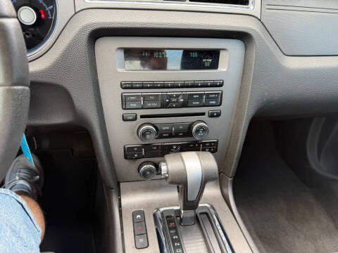 2010 Ford Mustang V6 Premium