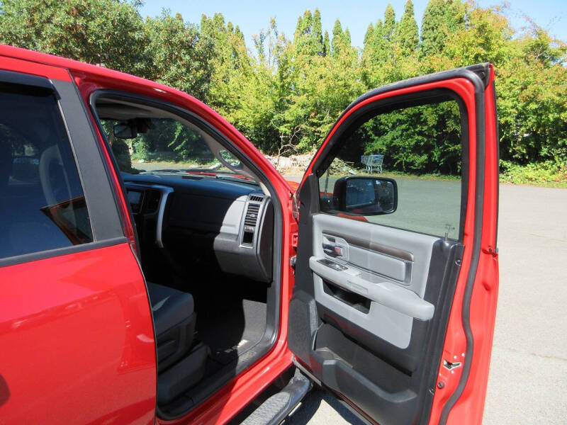 2016 RAM 1500 SLT