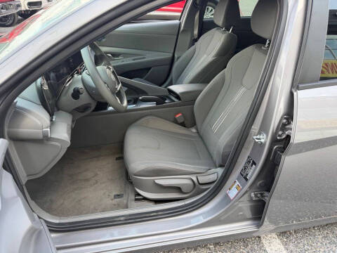 2024 Hyundai Elantra SEL
