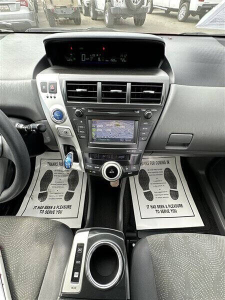 2014 Toyota Prius v Two