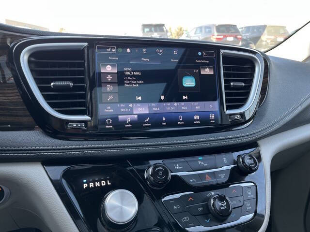 2023 Chrysler Pacifica Plug-In Hybrid Limited