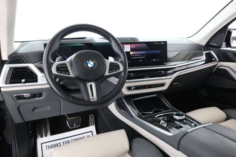 2023 BMW X7 M60i