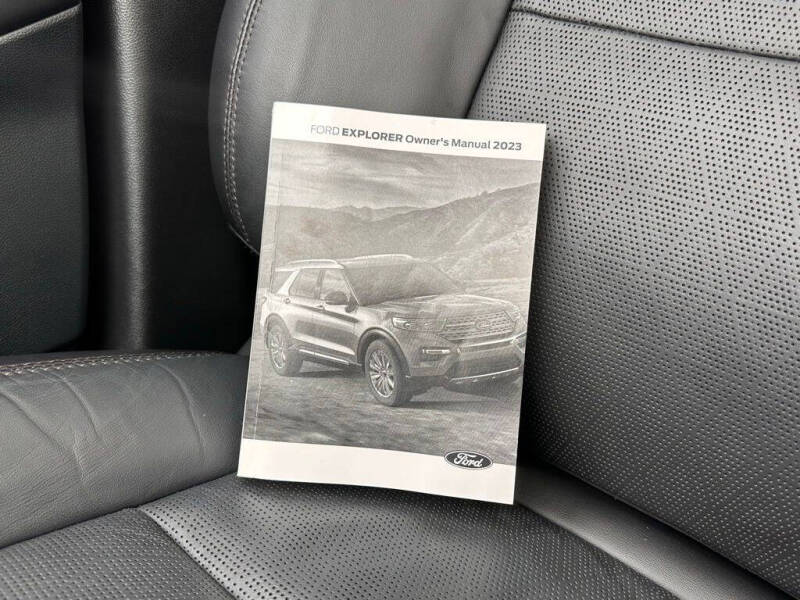 2023 Ford Explorer Platinum