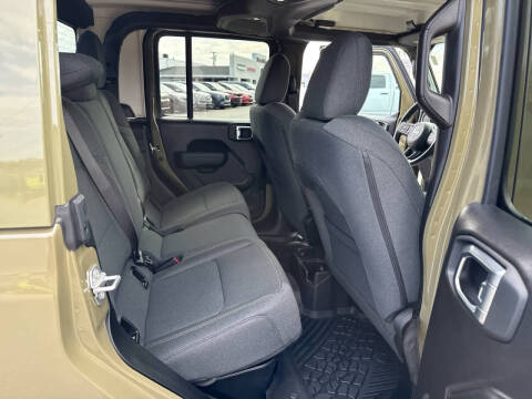 2025 Jeep Gladiator NightHawk