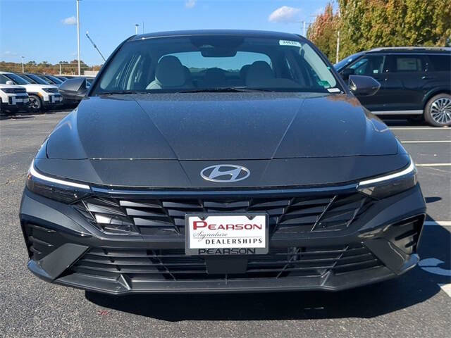 2025 Hyundai Elantra Hybrid Limited