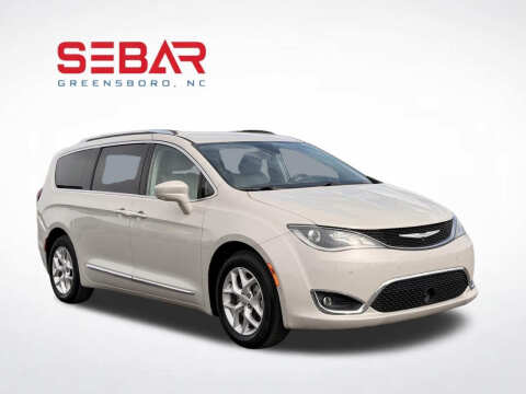 2017 Chrysler Pacifica Touring-L Plus