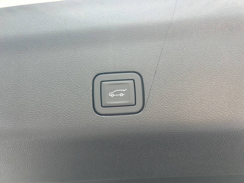 2025 GMC Yukon XL AT4