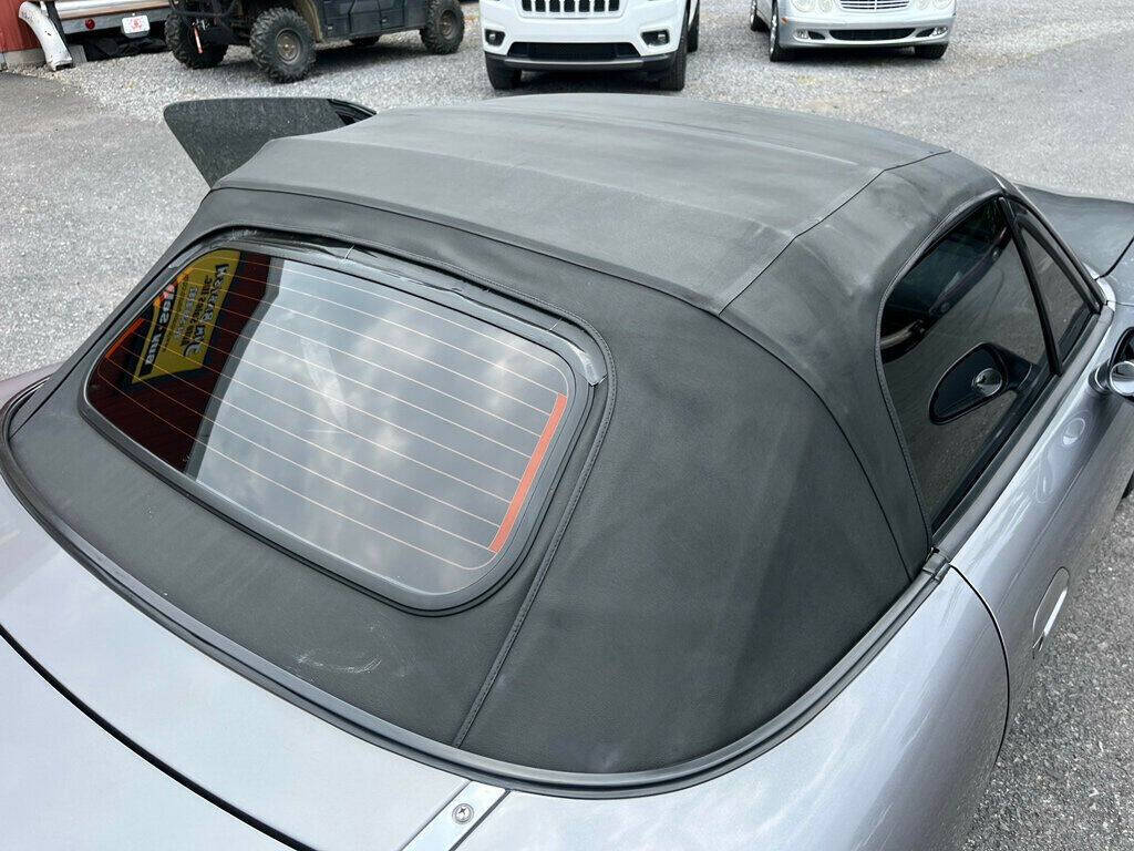 2002 Mazda MX-5 Miata 16