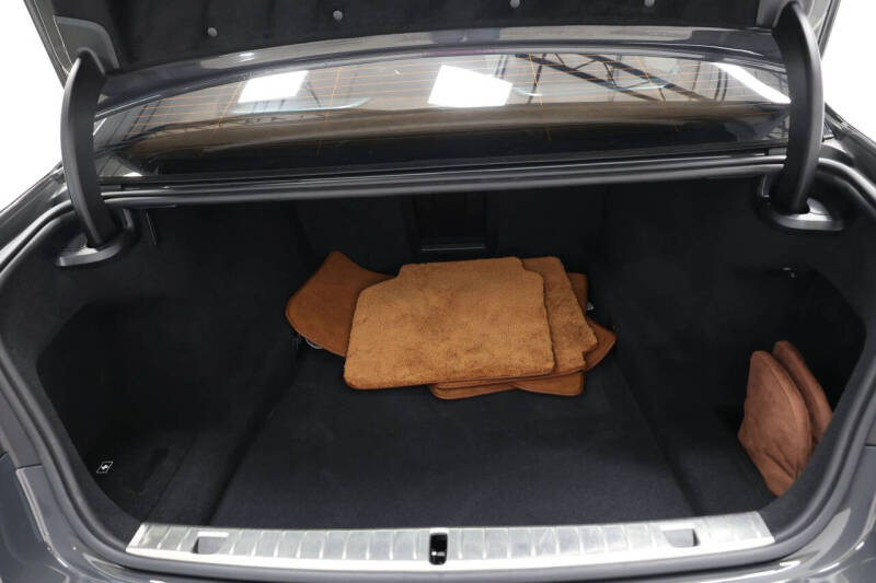 2022 BMW 7 Series M760i xDrive