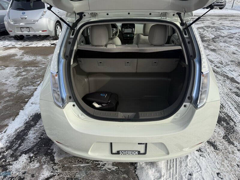 2011 Nissan LEAF SL