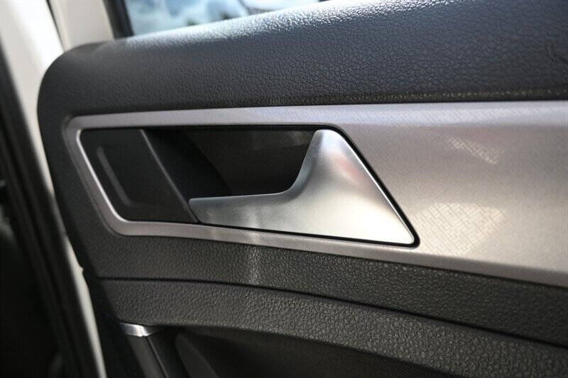 2016 Volkswagen e-Golf SE