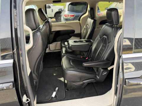 2017 Chrysler Pacifica Touring Plus