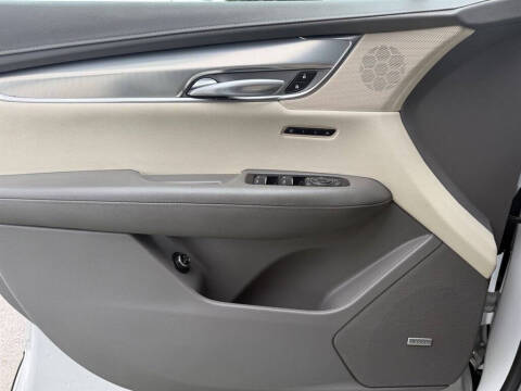 2017 Cadillac XT5 Premium Luxury