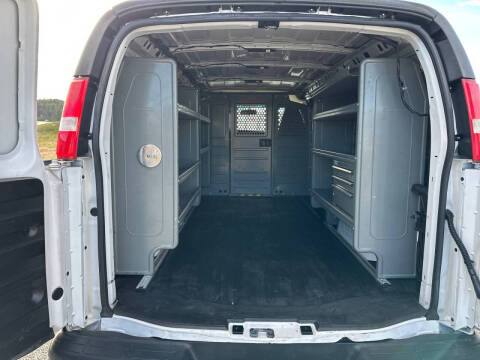 2022 Chevrolet Express 2500